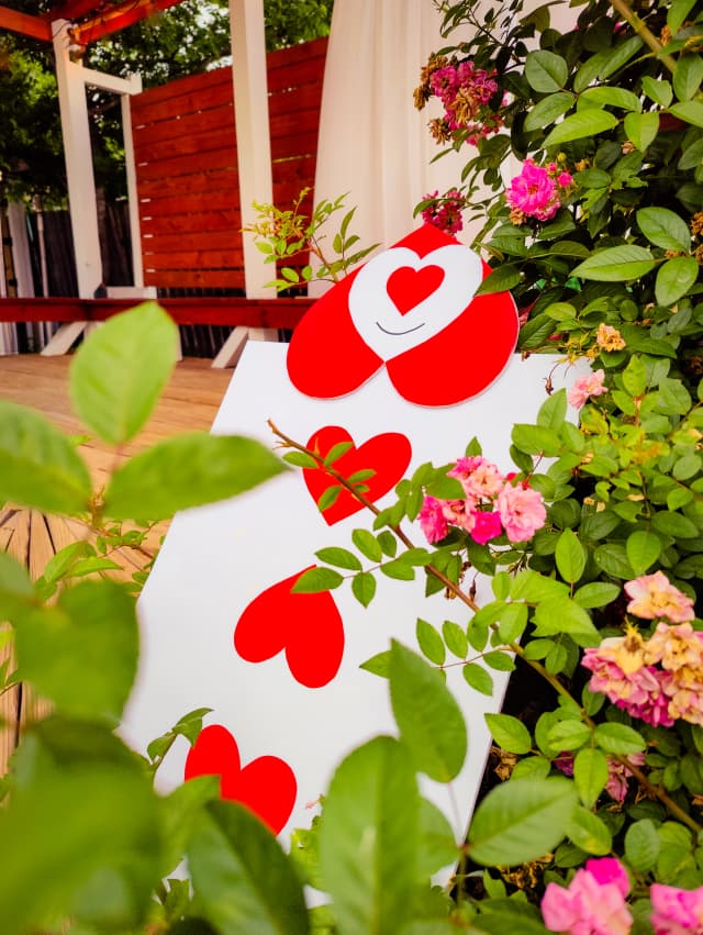 Photo of a giant playing card prompt